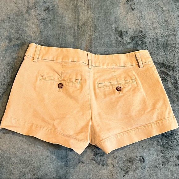 Gap gently used shorts. Size 4 - Picture 3 of 4